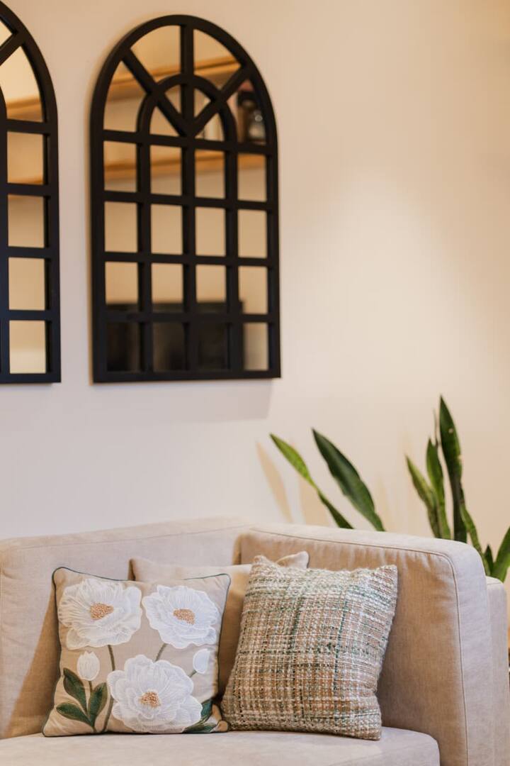 Living room image 11