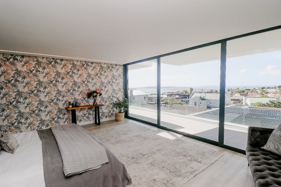 Lagoon Sunsets, a modern villa in Langebaan, Langebaan, Western Cape, South Africa, photo 8 of 10