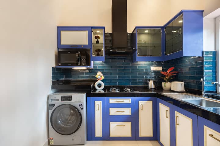 Full kitchen image 2