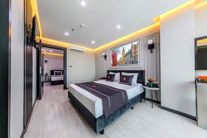 Deluxe Family Room -