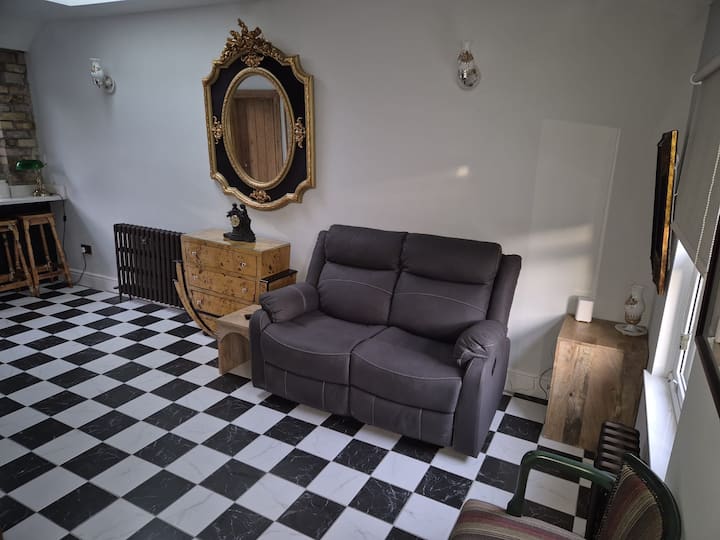 Beautifully Restored 2 Bedroom Cottage In Clontarf - Dun Laoghaire