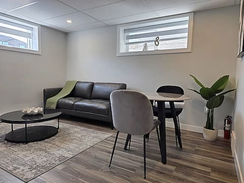 Popular Airbnb listing: New at Sage Creek. Private Entrance, king size bed in Sage Creek