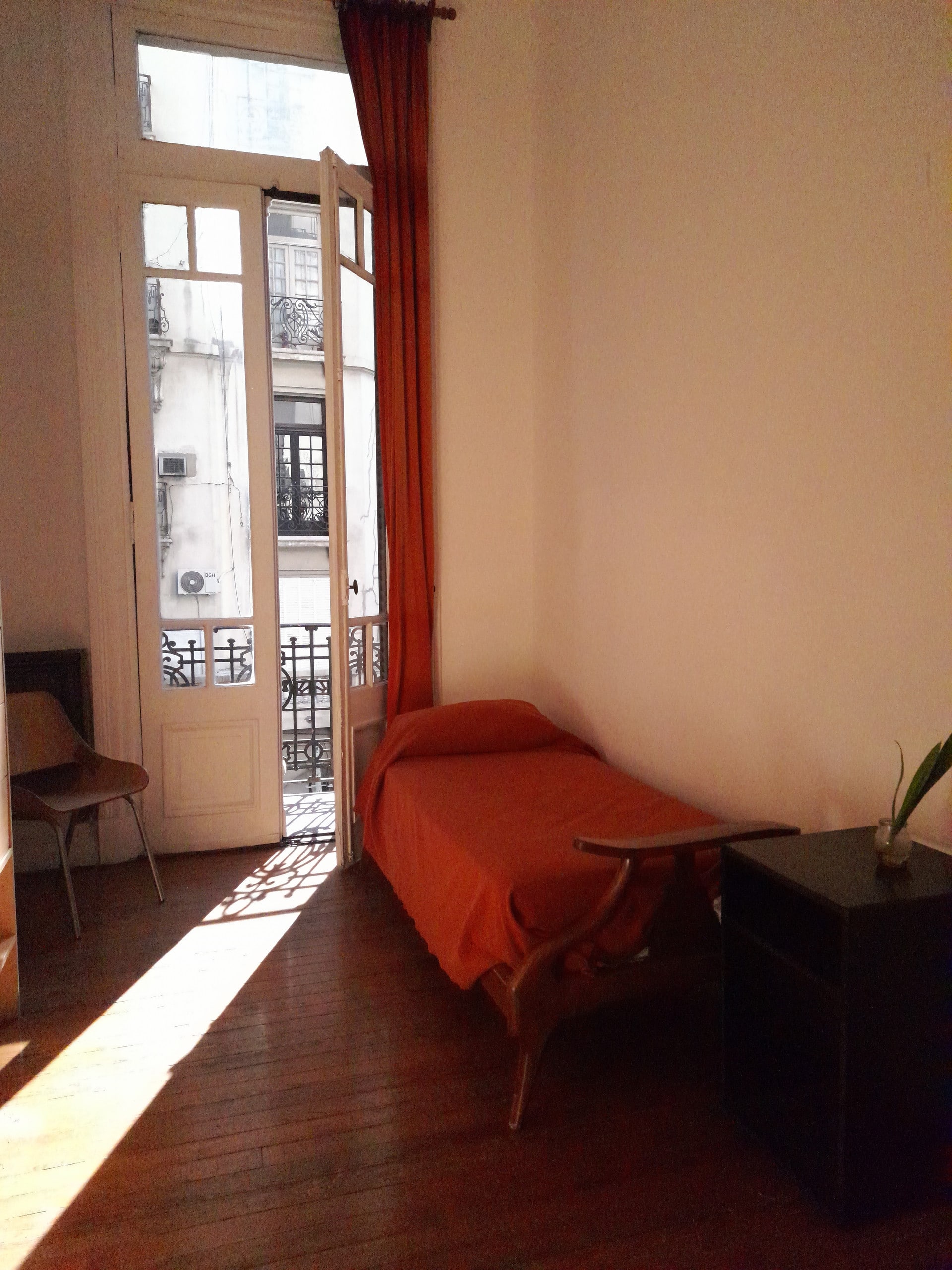 Room in a shared apartment in Balvanera, facing Congress