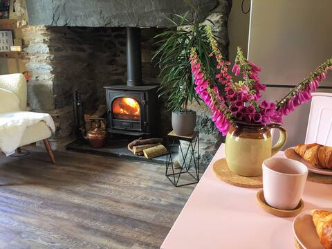 Top Airbnb: Snowdonia Cottage for Hikes and Zip World in Tanygrisiau, Bowydd And Rhiw, Cynfal And Teigl, Conglwal, Diffwys And Maenofferen