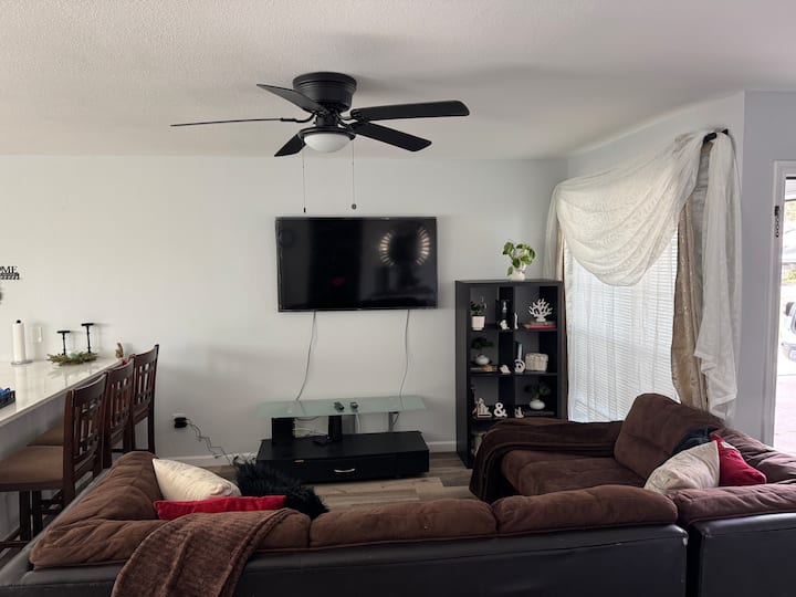 Exciting Little Get Away! - Grand Prairie, TX