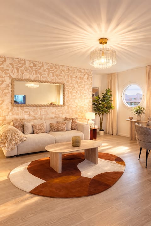 Popular Airbnb listing: Luxury Family Suite – 6 people - Disneyland 2 min away in Chessy