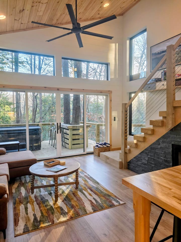 Modern Tree House In Ellijay - Ellijay, GA