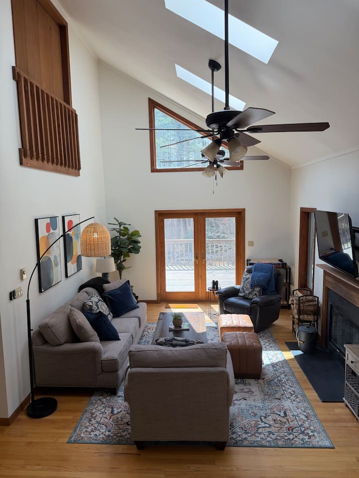 Contemporary Modern Mountain Retreat - The Berkshires