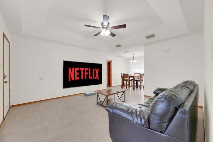 Cozy & Walkable Avocet Ave Condo - Prime Location - McAllen, TX