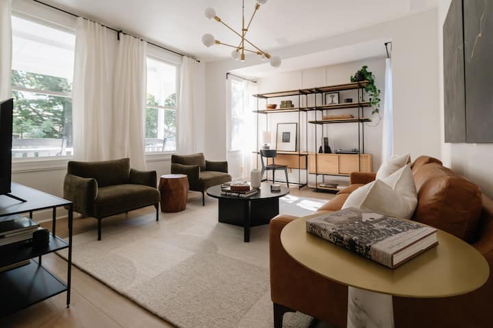Historic Cottage + Modern Luxury • Walk To Capitol - West Sacramento, CA