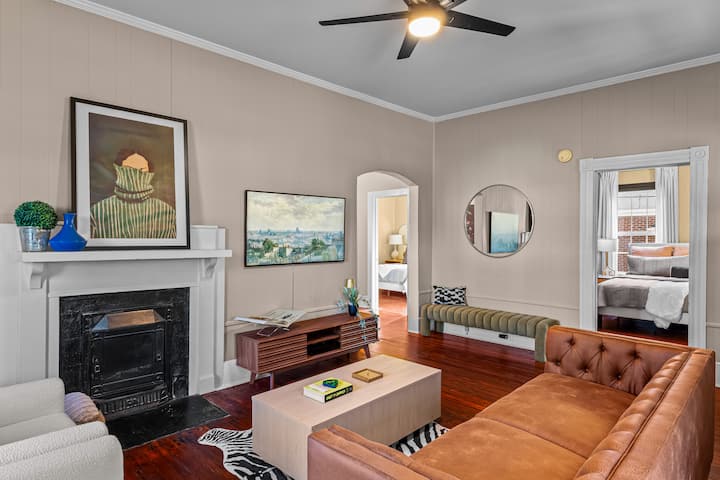 Willow & Co.~ Remodeled Downtown Bungalow - Mount Airy, NC