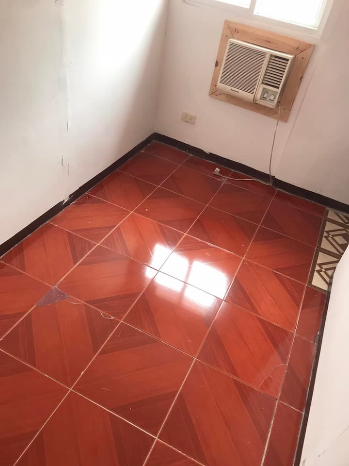4 to 5 person per room