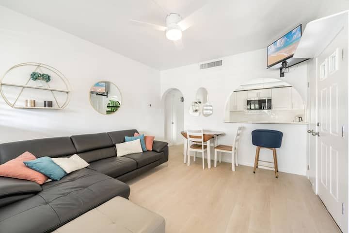 Elegant Island Studio - Walk To Seven Mile Beach - Cayman Islands