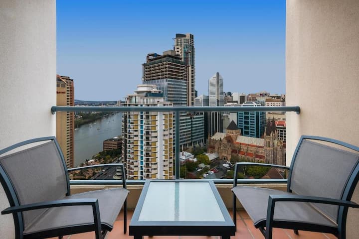 One-bedroom City Escape I Mantra On Queen - Spring Hill