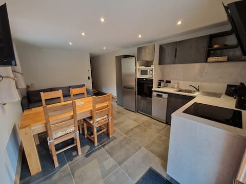 Top Airbnb: The Aunts' apartment, 4 people, at the foot of the slopes in Beaufort