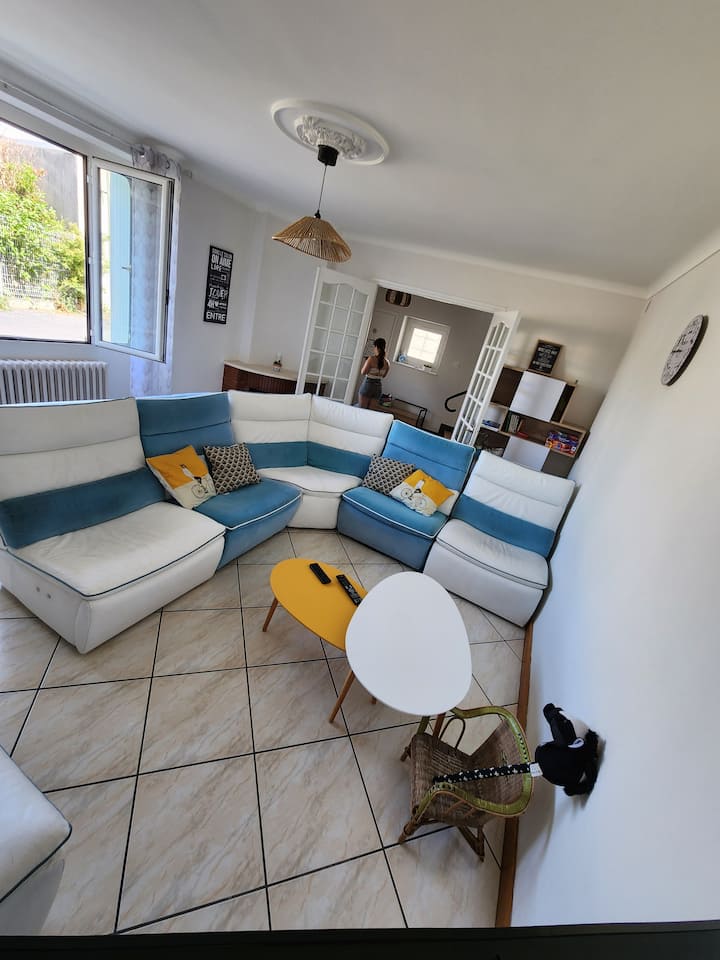 Maison Spacieuse De 150m² Avec Cours Intérieure - Castres