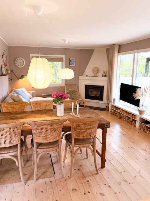 Beautiful cottage with large terrace in Dronningmølle