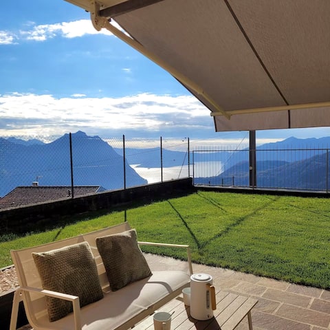 House Vistalago with garden, spectacular view