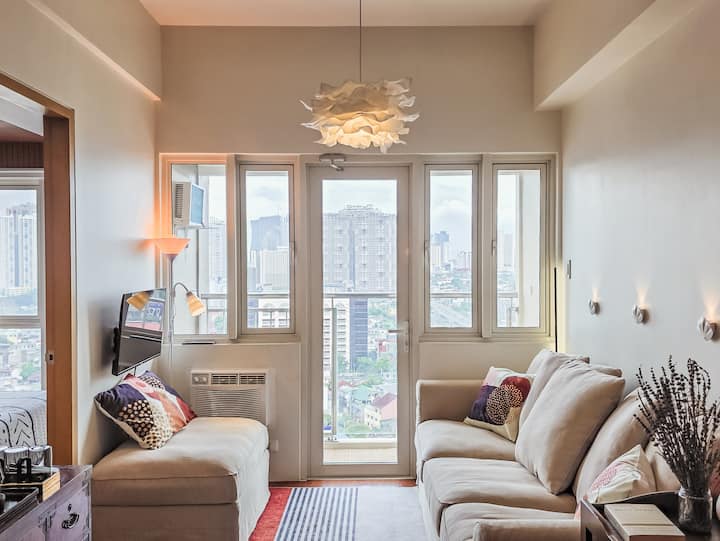 Cozy Design Apartment Uptown Mitsukoshi Long Stays - Ortigas Center