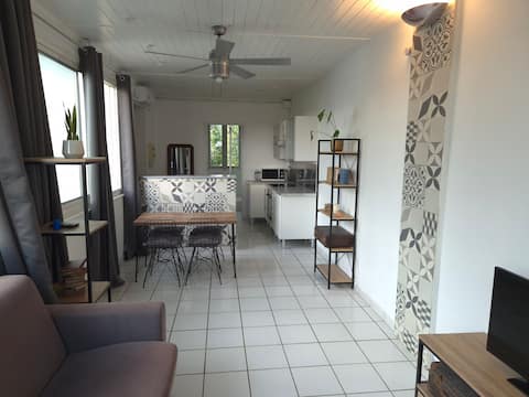 Popular Airbnb listing: Provence studio 2 adults 2 baby beds 33 m2 in Cavaillon