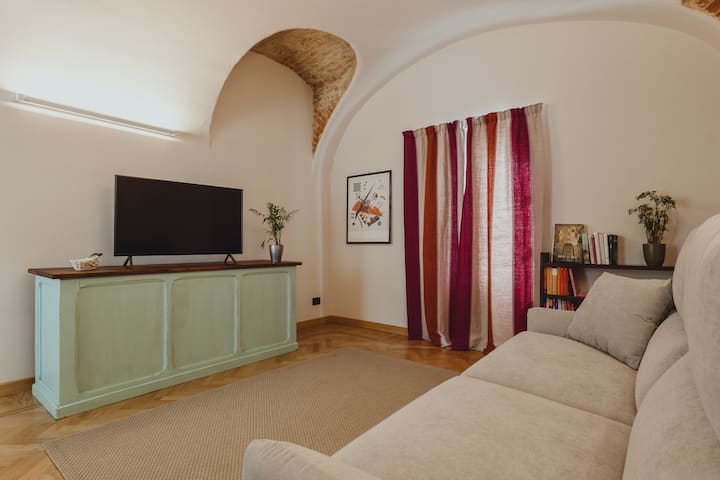 Sant'andrea Townhouse, A Piedi Nel Cuore Di Bra - Bra