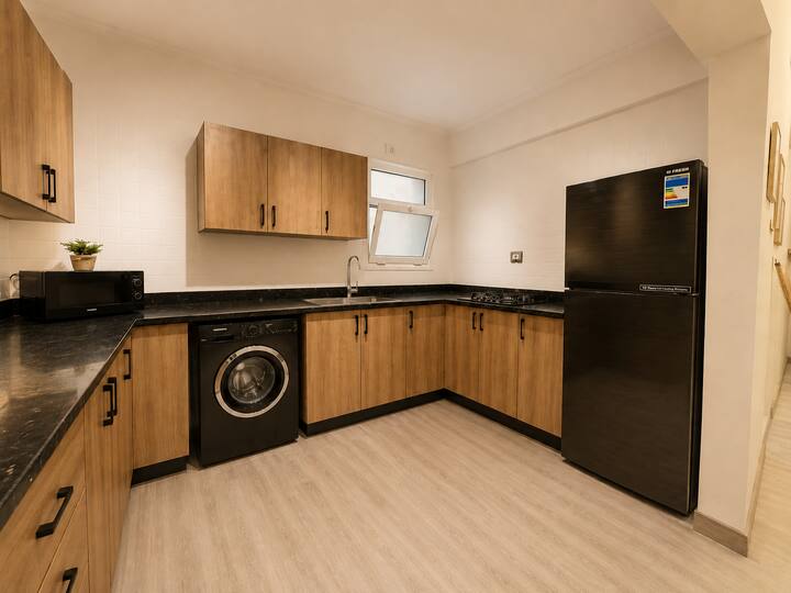serene 3 BDR In Rehab City: Full kitchen