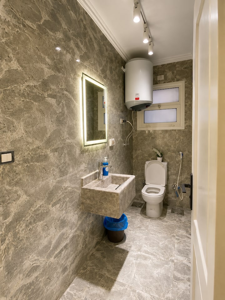 serene 3 BDR In Rehab City: Half bathroom