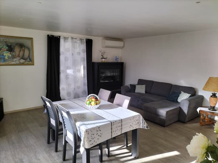 Rez De Villa Avec Accès Piscine - Alata