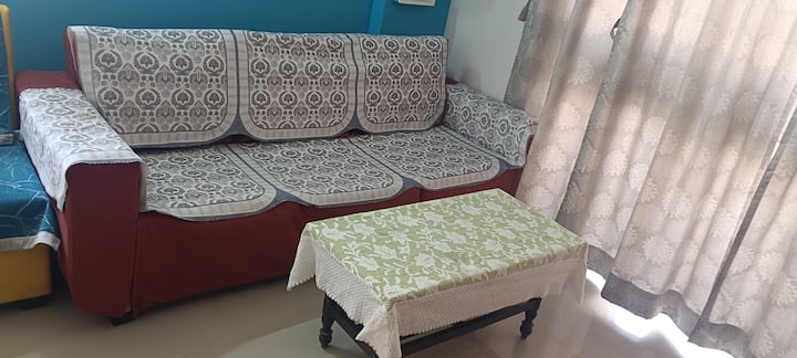 Starlight 3bhk 1ac 1 Km From Mumbai Naka Bus Stop. - Nashik