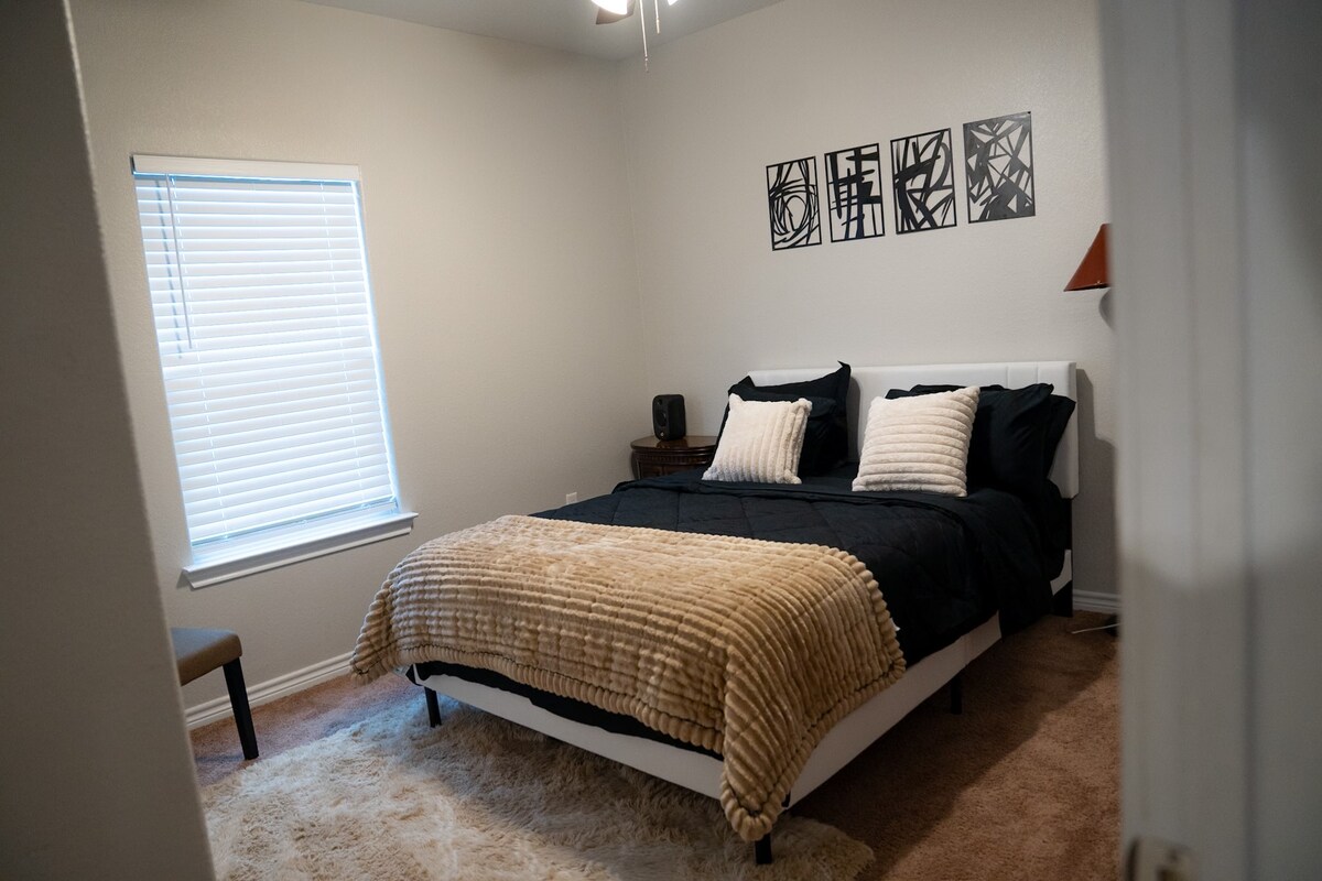 Spálňa 1 s manželskou posteľou 