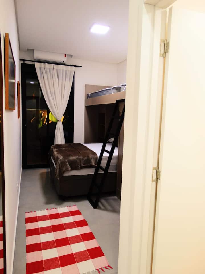 საძინებელი 1