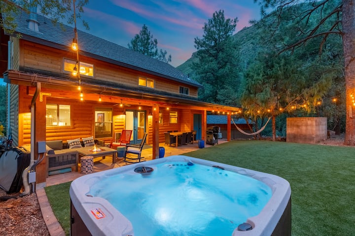 Couples Retreat: Hot Tub • Game Room