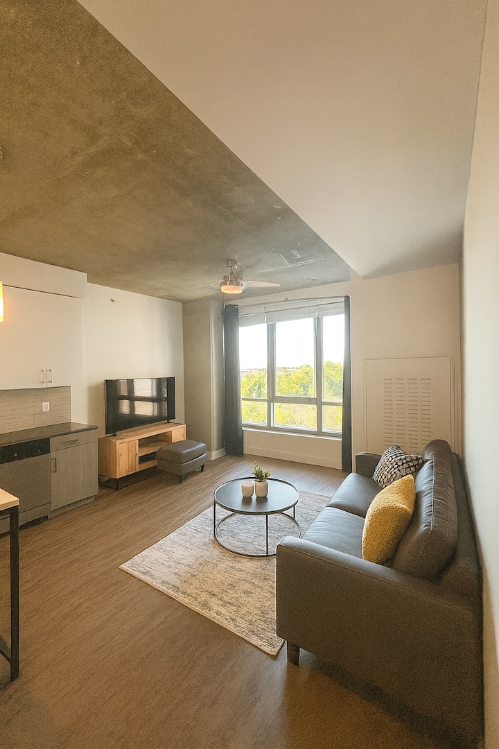 Stylist Industrial Retreat! - Birmingham, AL