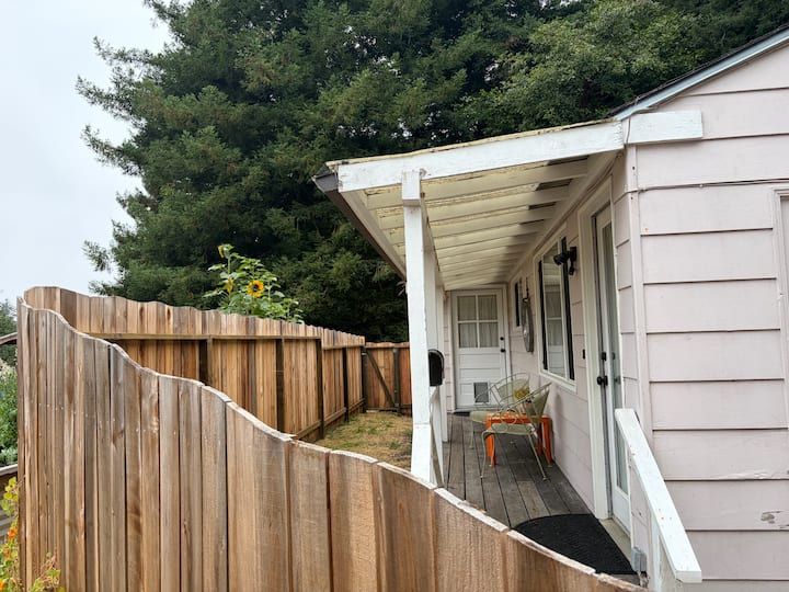 Rustic Modern Cottage - ユリーカ, CA
