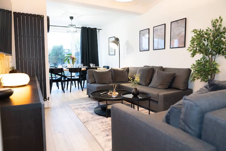 Lush 6br House • Hot Tub • Private Driveway 2 Cars - Londres