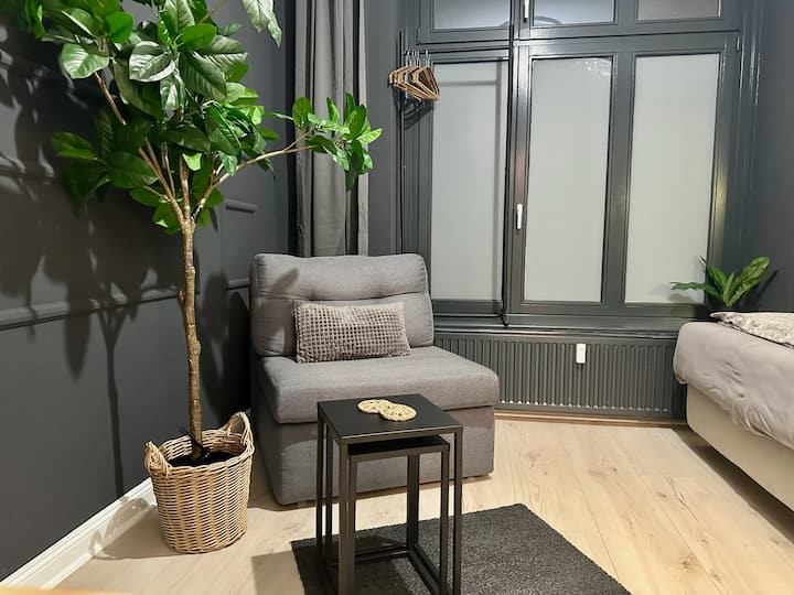 Schanze Wohnung Private Bath, Kitchen & Workspace - Halstenbek