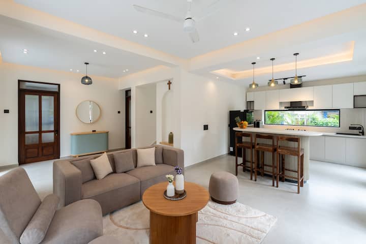 Living room image 3