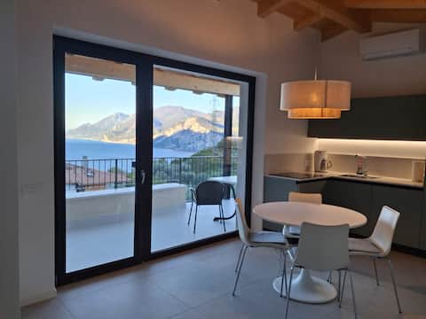 Top Airbnb: Casa Clara Apartments - Olivo a Malcesine