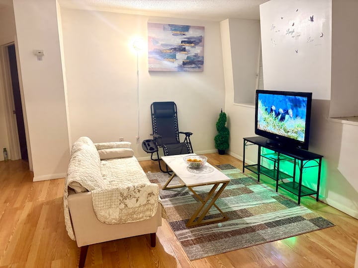 2 Bedroom By Train Station & Dunkin Donuts - Wakefield, MA