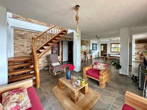 Popular Airbnb listing: A cozy family cabin with a pool and a great view in Los Santos