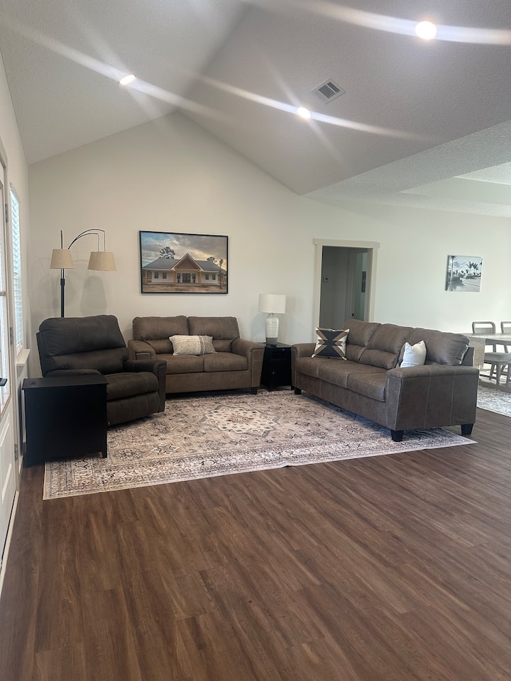 3br Home | Lake View | Large Kitchen - Douglas, GA