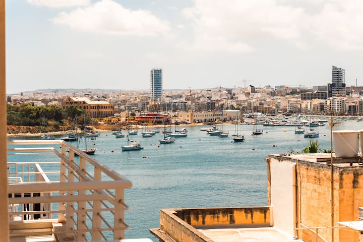 Sant Antnin Suites | Sliema Ferries | Sea Views - マルタ