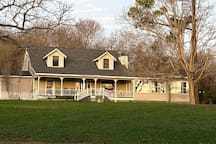 Modern Farmhouse w/cattle on 27 acres rental in Schulenburg