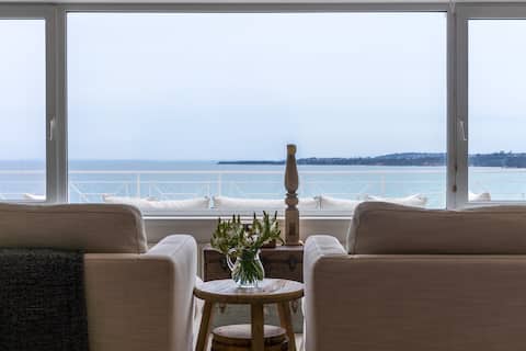 Popular Airbnb listing: Steps from the beach with incredible Bay Views in Mount Martha