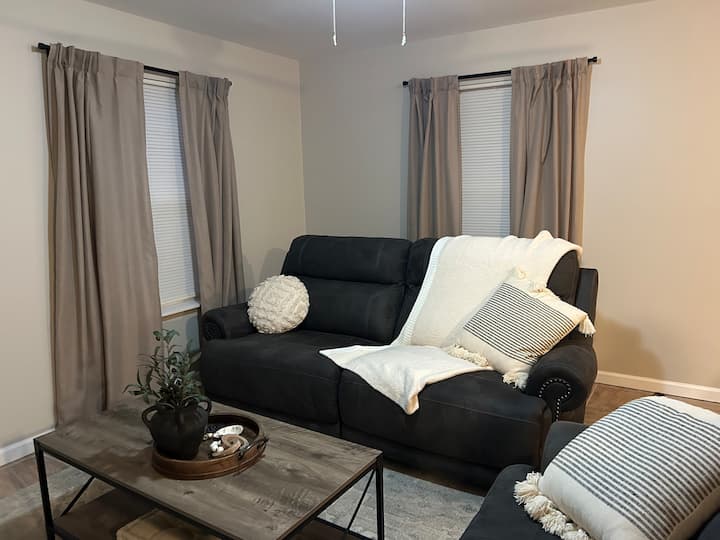 Cozy Modern Cottage - Torreya State Park, Bristol
