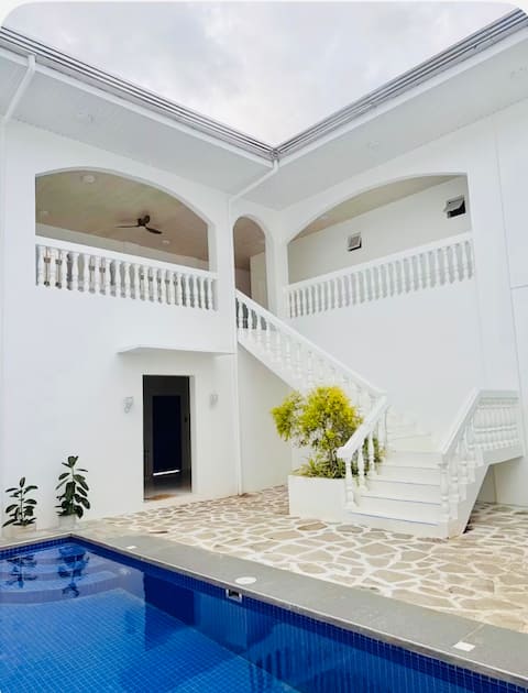 Bahay na Puti, private villa w/ pool, up to 31 pax