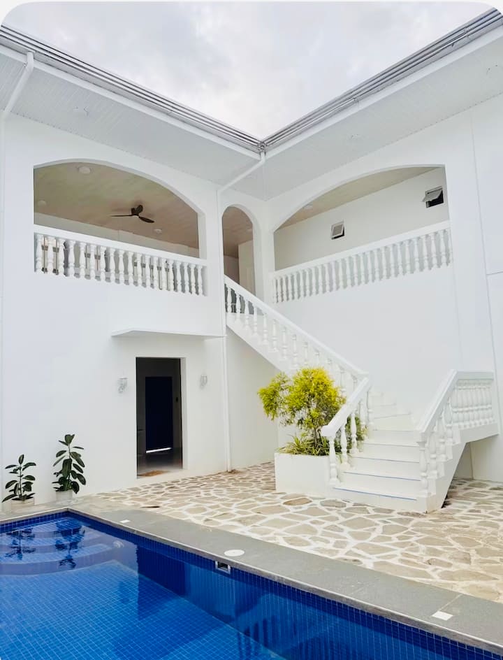 Bahay na Puti, private villa w/ pool, up to 31 pax