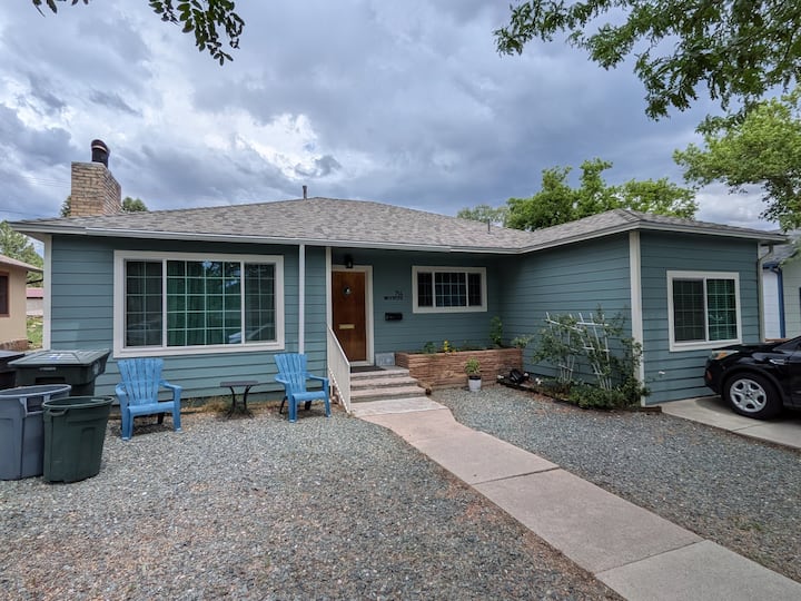 Birch, Please! Downtown Flagstaff Home - Flagstaff, AZ