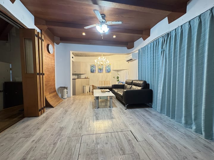 10 Min From Kix By Car, Parking, Kitchen, 9 Guests - 기시와다시