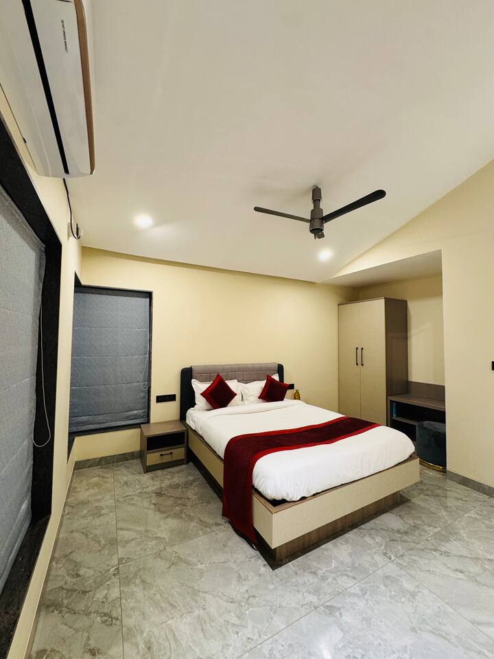 Bedroom 1 image 1